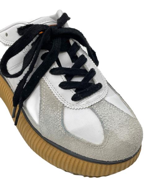 Onitsuka Tiger（オニツカタイガー）Onitsuka Tiger (オニツカタイガー) スニーカー ホワイト×グレー サイズ:22.5の古着・服飾アイテム