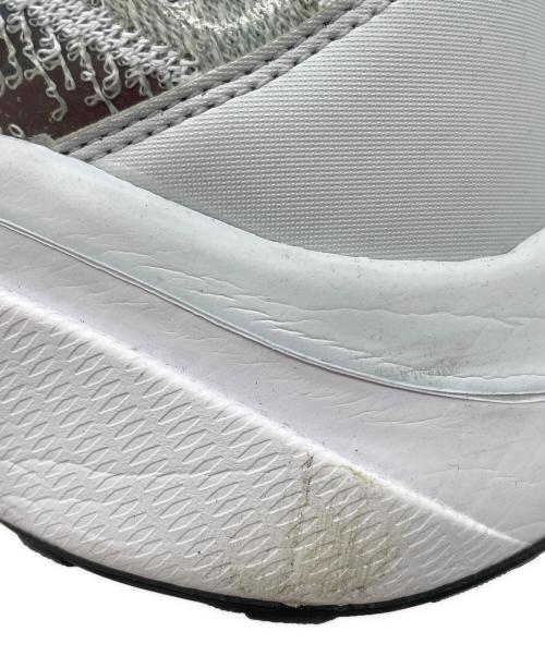NIKE（ナイキ）NIKE (ナイキ) スニーカー ホワイト×レッド サイズ:27.5cmの古着・服飾アイテム