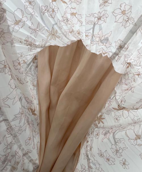 Snidel（スナイデル）Snidel (スナイデル) 長袖ワンピース ホワイト×ピンクの古着・服飾アイテム