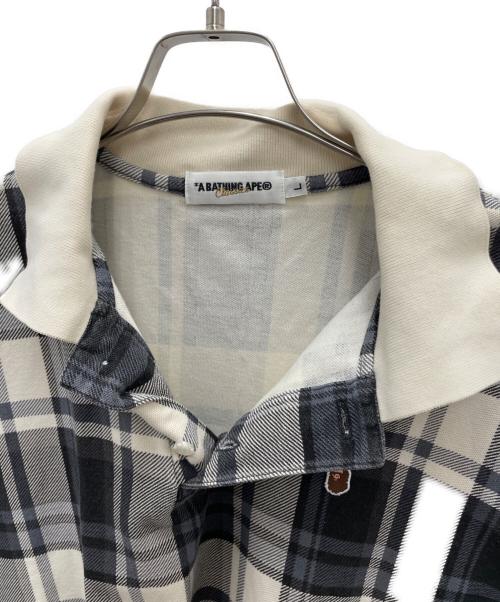 A BATHING APE（アベイシングエイプ）A BATHING APE (アベイシングエイプ) ポロシャツ ネイビー×ベージュ サイズ:Lの古着・服飾アイテム