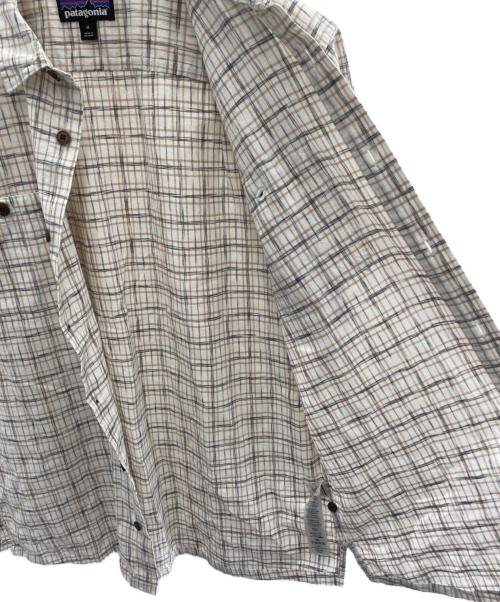 Patagonia（パタゴニア）Patagonia (パタゴニア) メンズ・バック・ステップ・シャツ ホワイト サイズ:Mの古着・服飾アイテム