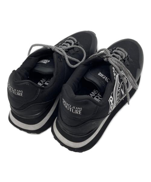 VERSACE JEANS COUTURE（ヴェルサーチ ジーンズクチュール）VERSACE JEANS COUTURE (ヴェルサーチ ジーンズクチュール) スニーカー ブラック サイズ:27.3cmの古着・服飾アイテム