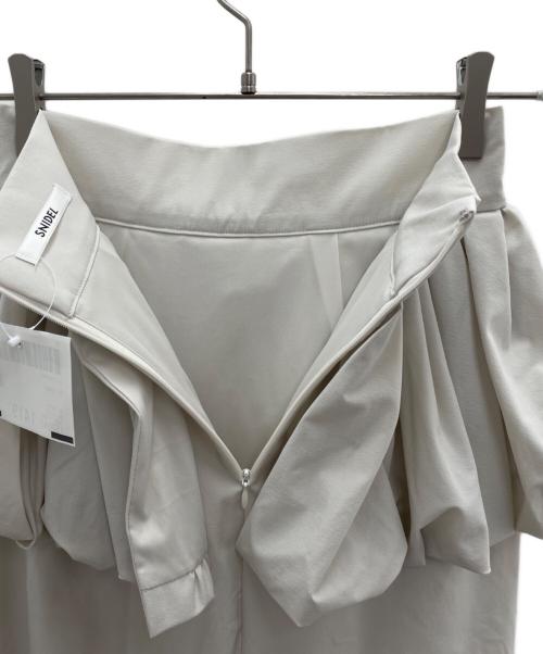 Snidel（スナイデル）Snidel (スナイデル) バルーンペプラムスカート ベージュの古着・服飾アイテム