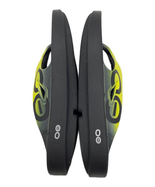 OOFOS（ウーフォス）OOFOS (ウーフォス) リカバリーサンダル ブラック×イエロー サイズ:M8の古着・服飾アイテム