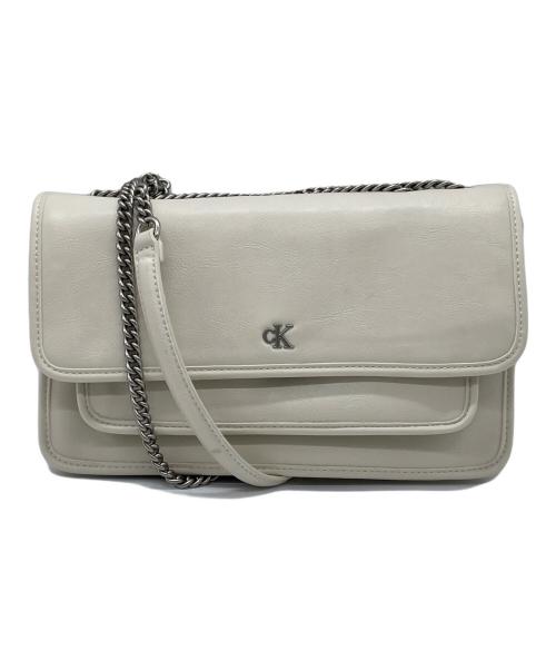 Calvin Klein Jeans（カルバンクラインジーンズ）Calvin Klein Jeans (カルバンクラインジーンズ) チェーンショルダーバッグ ホワイトの古着・服飾アイテム