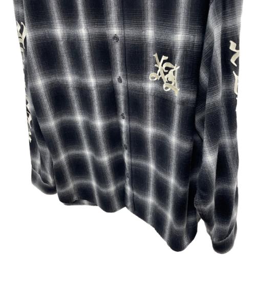 X-LARGE（エクストララージ）X-LARGE (エクストララージ) OLD ENGLISH L/S FLANNEL SHIRT ブラック サイズ:Lの古着・服飾アイテム