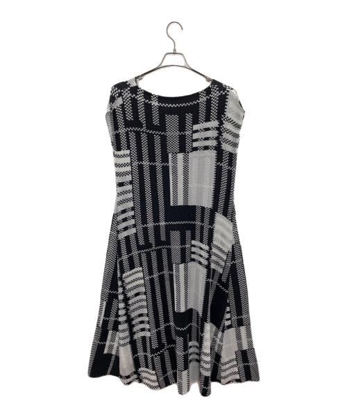 SPECCHIO（スペッチオ）SPECCHIO (スペッチオ) ノースリーブ・キャミソールワンピース ブラック×ホワイト サイズ:40の古着・服飾アイテム