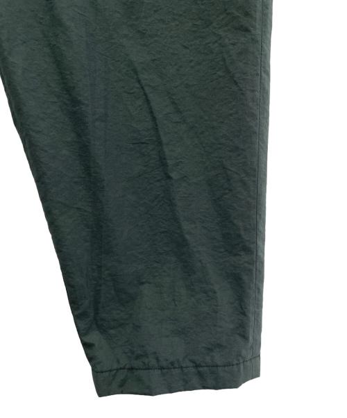 H BEAUTY&YOUTH（エイチ ビューティー&ユース）H BEAUTY&YOUTH (エイチ ビューティー&ユース) COTTON×NYLON BALLOON TAPERED PANTS グリーン サイズ:Lの古着・服飾アイテム