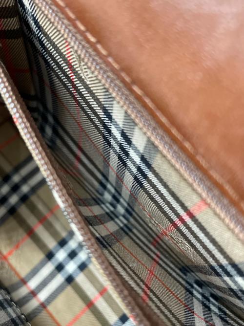 Burberry's（バーバリーズ）Burberry's (バーバリーズ) ショルダーバッグ ブラウンの古着・服飾アイテム