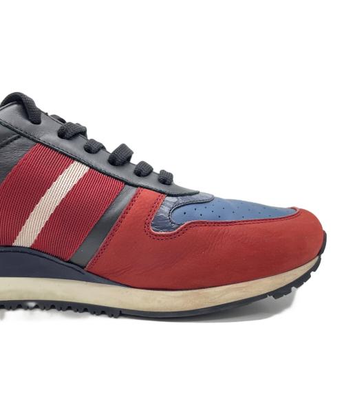 BALLY（バリー）BALLY (バリー) スニーカー ネイビー×レッド サイズ:8 1/2の古着・服飾アイテム