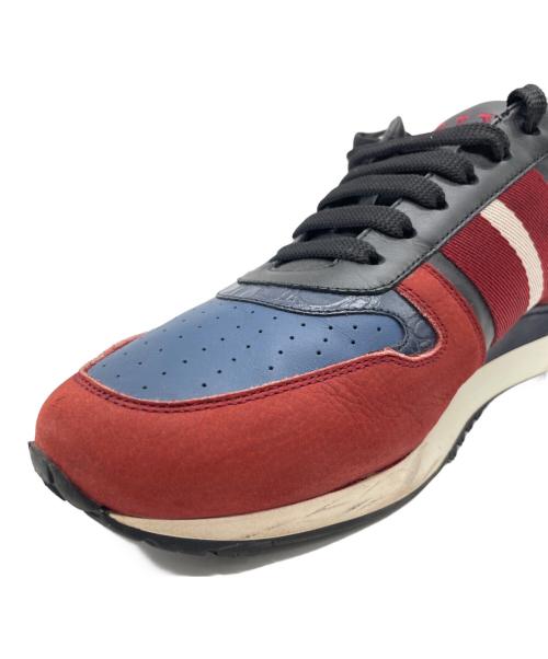 BALLY（バリー）BALLY (バリー) スニーカー ネイビー×レッド サイズ:8 1/2の古着・服飾アイテム