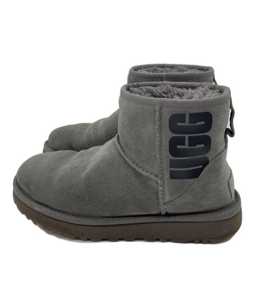 UGG（アグ）UGG (アグ) ミニラバーロゴブーツ グレー サイズ:24の古着・服飾アイテム