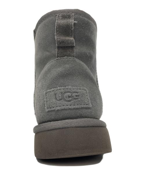 UGG（アグ）UGG (アグ) ミニラバーロゴブーツ グレー サイズ:24の古着・服飾アイテム