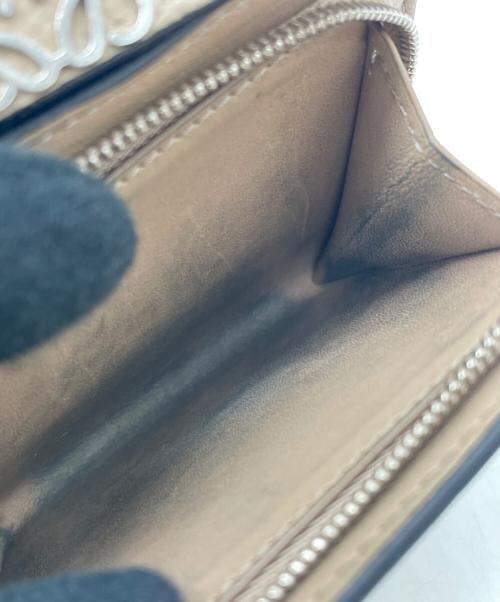 LOEWE（ロエベ）LOEWE (ロエベ) 2つ折り財布 ベージュの古着・服飾アイテム