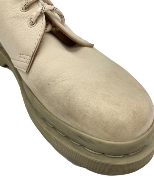 Dr.Martens（ドクターマーチン）Dr.Martens (ドクターマーチン) 3ホールシューズ ベージュ サイズ:UK8の古着・服飾アイテム