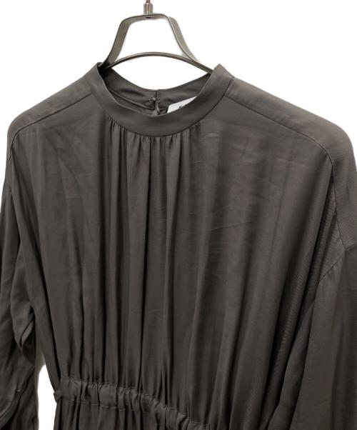 SACRA（サクラ）SACRA (サクラ) 長袖ワンピース カーキ サイズ:38 未使用品の古着・服飾アイテム