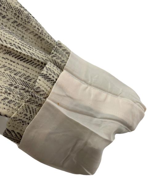 ISSEY MIYAKE（イッセイミヤケ）ISSEY MIYAKE (イッセイミヤケ) ロングコート ベージュ サイズ:2の古着・服飾アイテム