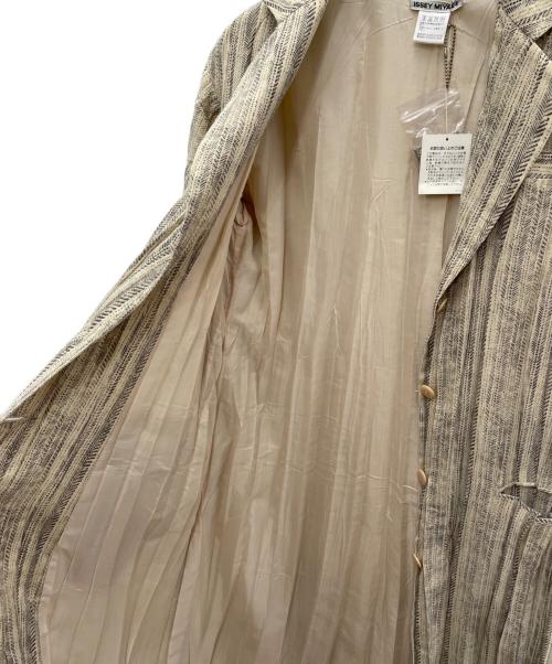 ISSEY MIYAKE（イッセイミヤケ）ISSEY MIYAKE (イッセイミヤケ) ロングコート ベージュ サイズ:2の古着・服飾アイテム