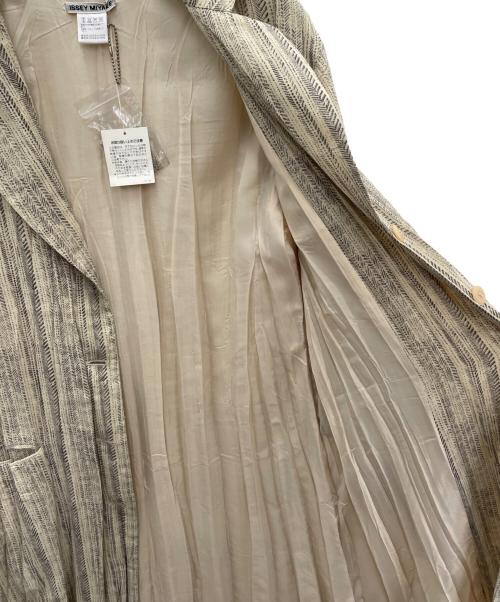 ISSEY MIYAKE（イッセイミヤケ）ISSEY MIYAKE (イッセイミヤケ) ロングコート ベージュ サイズ:2の古着・服飾アイテム