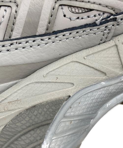 asics（アシックス）asics (アシックス) ローカットスニーカー グレー サイズ:27の古着・服飾アイテム