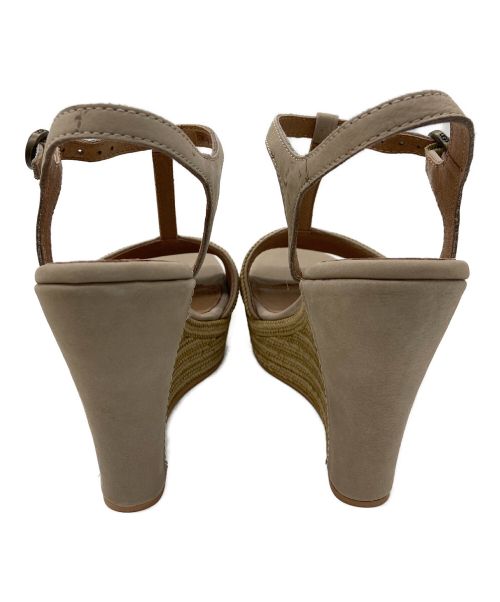 UGG（アグ）UGG (アグ) サンダル ベージュ サイズ:23cmの古着・服飾アイテム