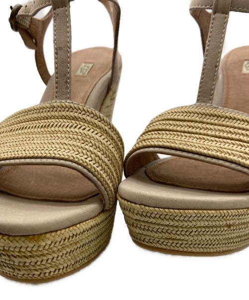 UGG（アグ）UGG (アグ) サンダル ベージュ サイズ:23cmの古着・服飾アイテム