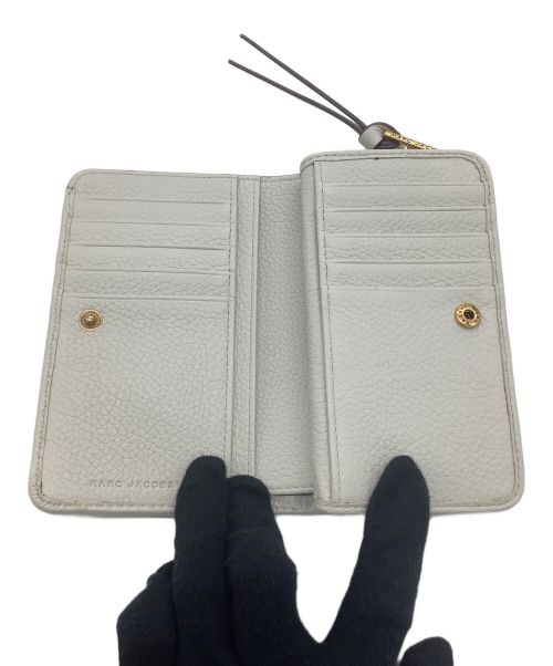 MARC JACOBS（マークジェイコブズ）MARC JACOBS (マークジェイコブス) 2つ折り財布 ホワイトの古着・服飾アイテム