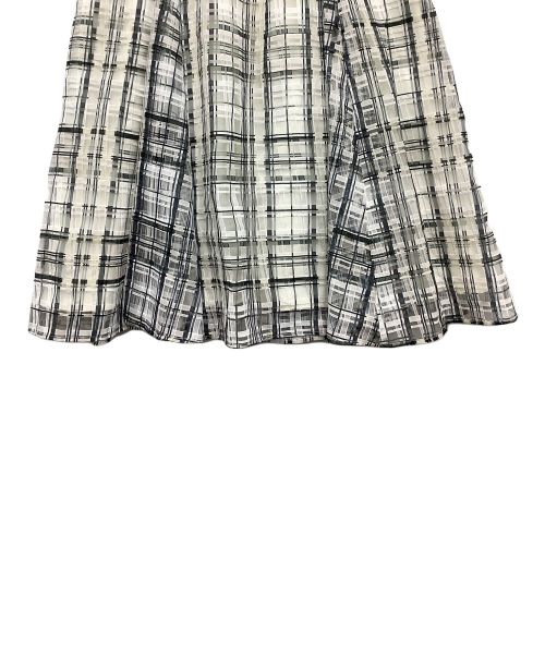 MERCURY DUO（マーキュリーデュオ）MERCURY DUO (マーキュリーデュオ) カラーチェックボリュームフレアスカート ホワイト×ブラック サイズ:Mの古着・服飾アイテム