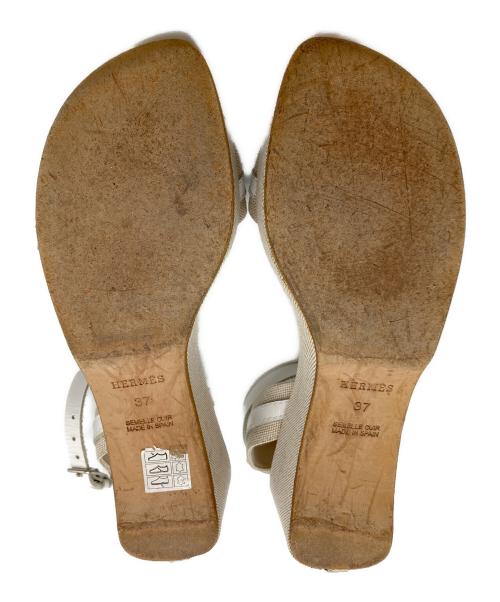 HERMES（エルメス）HERMES (エルメス) サンダル ホワイト×ベージュ サイズ:37の古着・服飾アイテム