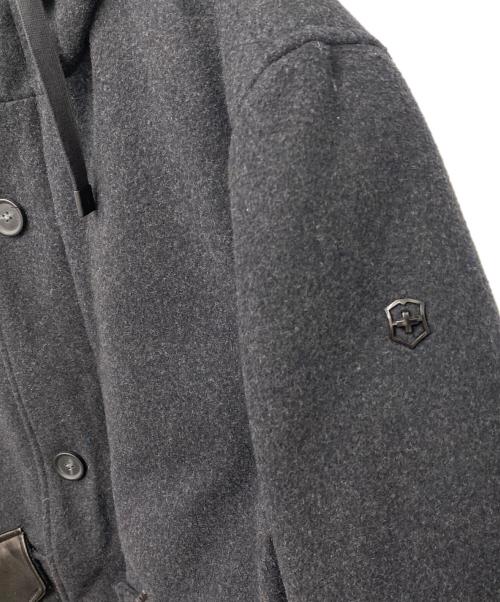 VICTORINOX（ビクトリノックス）VICTORINOX (ビクトリノックス) フーデッドコート グレー サイズ:Ｍの古着・服飾アイテム
