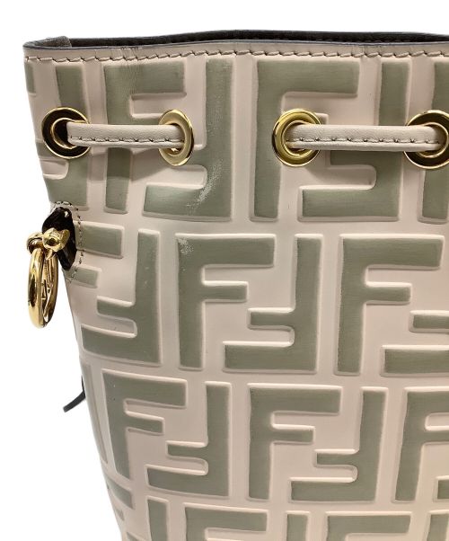 FENDI（フェンディ）FENDI (フェンディ) 巾着ショルダーバッグ ホワイトの古着・服飾アイテム