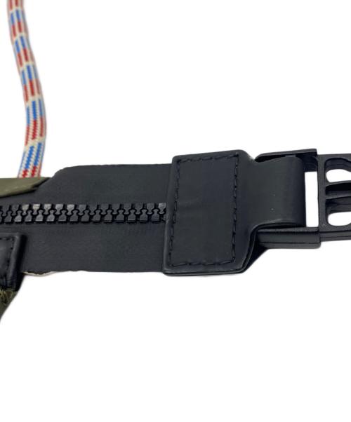 MONCLER（モンクレール）MONCLER (モンクレール) PHONE CASE NECK WALLE カーキの古着・服飾アイテム