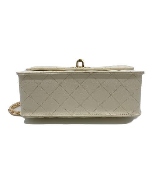 CHARLES & KEITH（チャールズアンドキース）CHARLES & KEITH (チャールズ＆キース) チェーンショルダーバッグ ホワイト×ゴールドの古着・服飾アイテム