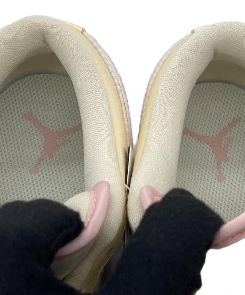 NIKE（ナイキ）NIKE (ナイキ) WMNS AIR JORDAN 1 LOW SE クリーム×ピンク サイズ:28.5㎝の古着・服飾アイテム
