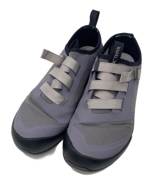 ARC'TERYX（アークテリクス）ARC'TERYX (アークテリクス) スニーカー ラベンダー×グレー サイズ:24.5cmの古着・服飾アイテム