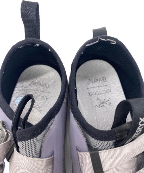 ARC'TERYX（アークテリクス）ARC'TERYX (アークテリクス) スニーカー ラベンダー×グレー サイズ:24.5cmの古着・服飾アイテム
