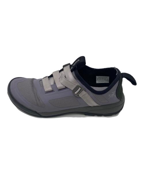 ARC'TERYX（アークテリクス）ARC'TERYX (アークテリクス) スニーカー ラベンダー×グレー サイズ:24.5cmの古着・服飾アイテム