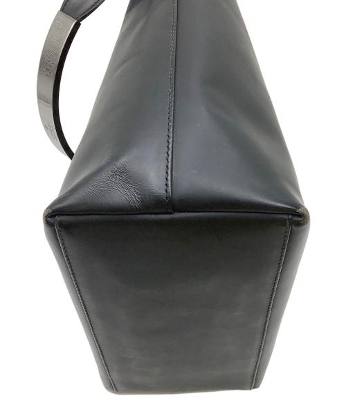 GUCCI（グッチ）GUCCI (グッチ) ワンショルダーバッグ ブラックの古着・服飾アイテム