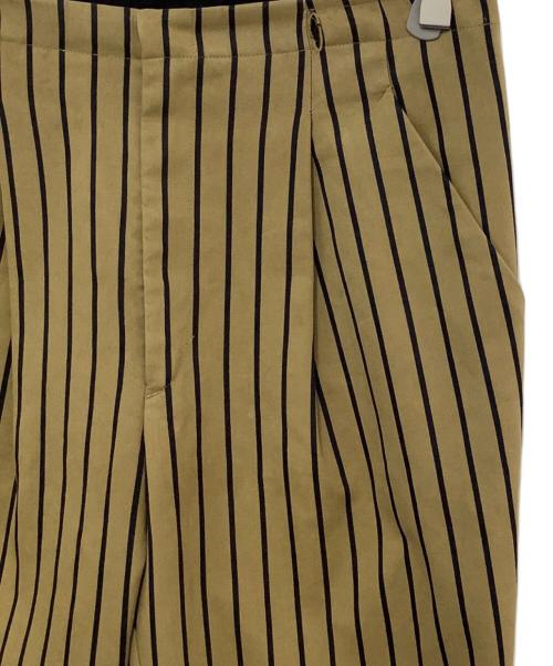 TOGA PULLA（トーガ プルラ）TOGA PULLA (トーガ プルラ) タックパンツ ブラウン×ブラック サイズ:36の古着・服飾アイテム