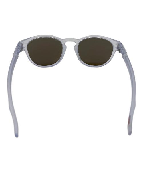 OAKLEY（オークリー）OAKLEY (オークリー) サングラス ホワイトの古着・服飾アイテム