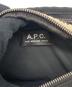 中古・古着 A.P.C. (アーペーセー) ボディーバッグ ブラック×アイボリー：7000円