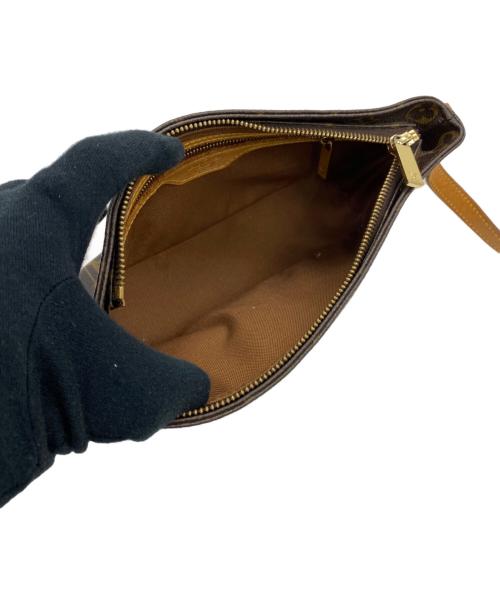 LOUIS VUITTON（ルイ ヴィトン）LOUIS VUITTON (ルイ ヴィトン) ショルダーポーチ ブラウンの古着・服飾アイテム