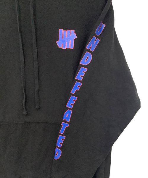 UNDEFEATED（アンディフィーテッド）UNDEFEATED (アンディフィーテッド) プルオーバーパーカー ブラック サイズ:Ｍの古着・服飾アイテム