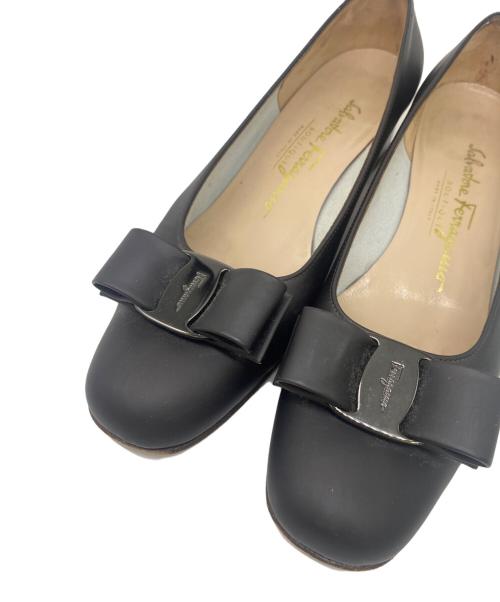 Salvatore Ferragamo（サルヴァトーレ フェラガモ）Salvatore Ferragamo (サルヴァトーレ フェラガモ) リボンパンプス ブラック サイズ:6の古着・服飾アイテム