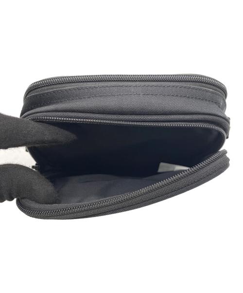 CarHartt（カーハート）CarHartt (カーハート) ショルダーバッグ ブラックの古着・服飾アイテム