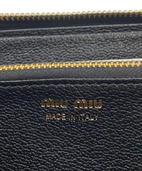 MIU MIU（ミュウミュウ）MIU MIU (ミュウミュウ) ラウンドファスナー財布 ブラックの古着・服飾アイテム