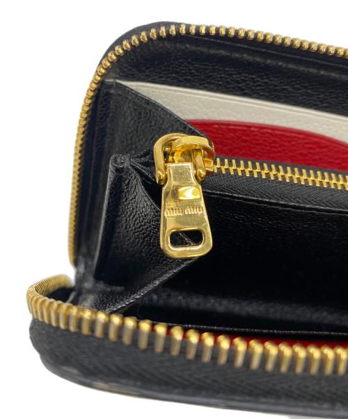 MIU MIU（ミュウミュウ）MIU MIU (ミュウミュウ) ラウンドファスナー財布 ブラックの古着・服飾アイテム