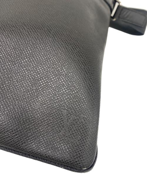 LOUIS VUITTON（ルイ ヴィトン）LOUIS VUITTON (ルイ ヴィトン) ショルダーバッグ ブラックの古着・服飾アイテム