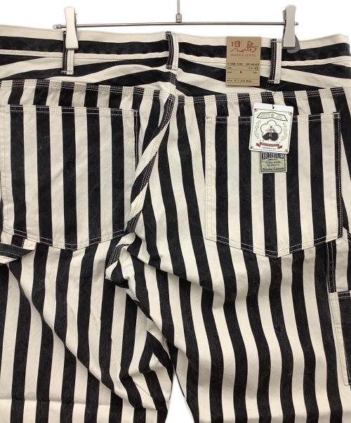 児島ジーンズ（コジマジーンズ）児島ジーンズ (コジマジーンズ) ペインターパンツ ブラック×アイボリー サイズ:42 未使用品の古着・服飾アイテム