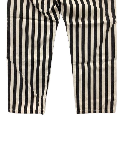 児島ジーンズ（コジマジーンズ）児島ジーンズ (コジマジーンズ) ペインターパンツ ブラック×アイボリー サイズ:42 未使用品の古着・服飾アイテム